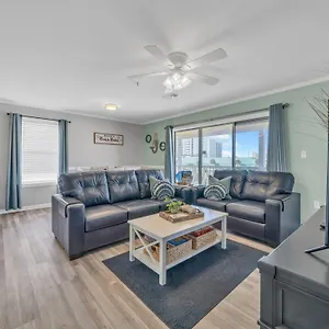 Beach Bella-Quiet-Pool-Private Beach Access Destin